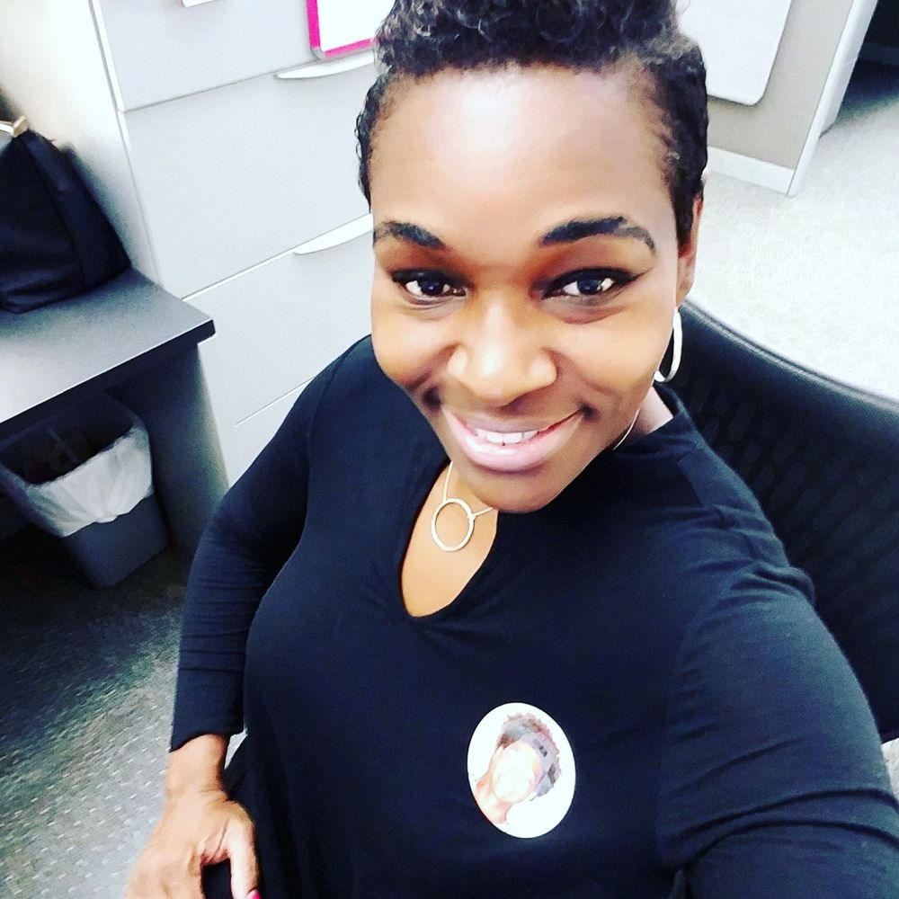 Meet your Posher, Monique